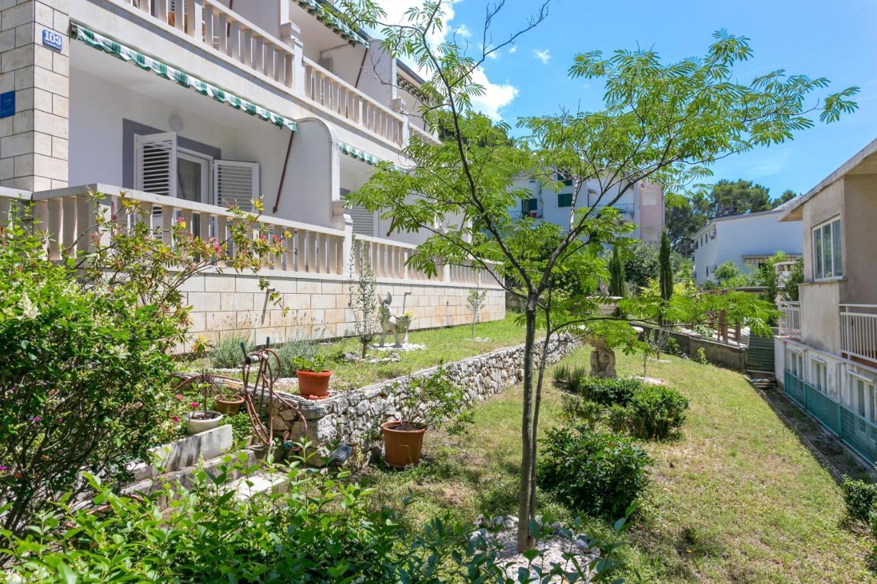 Apartments By The Sea Brela, Makarska - 18356 Zewnętrze zdjęcie