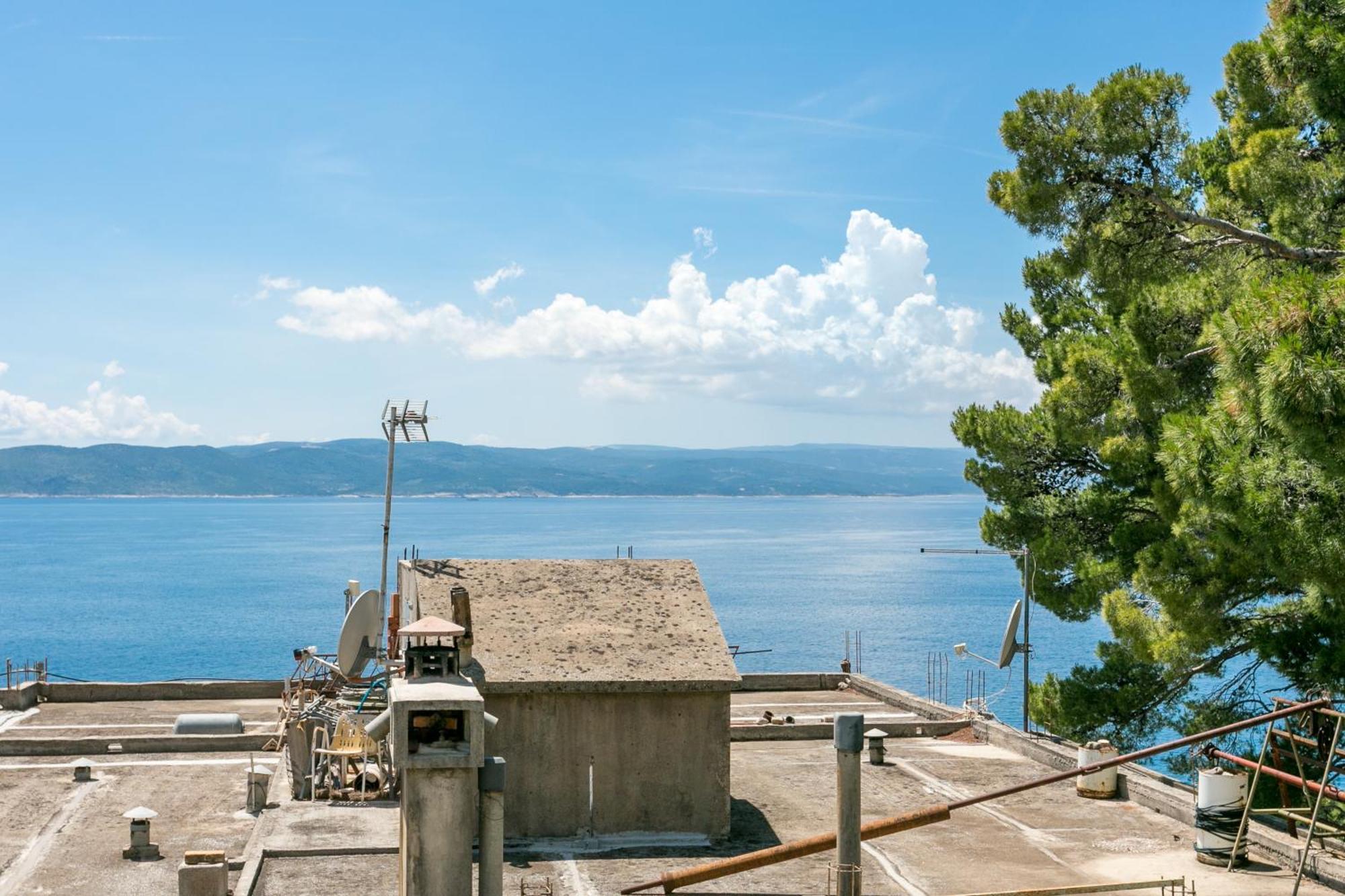 Apartments By The Sea Brela, Makarska - 18356 Zewnętrze zdjęcie