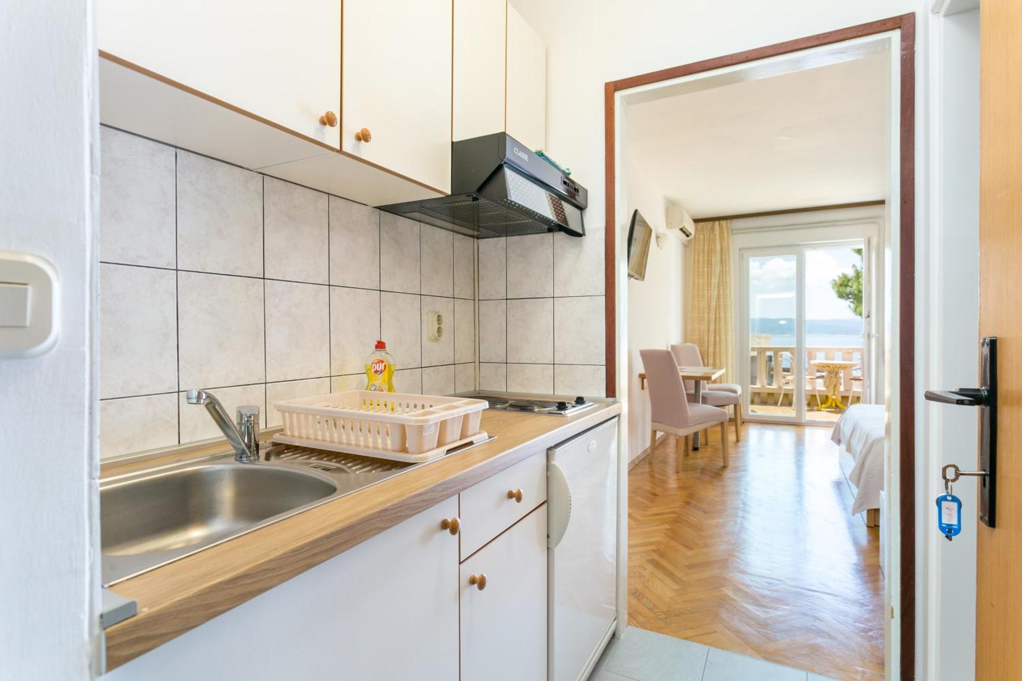 Apartments By The Sea Brela, Makarska - 18356 Zewnętrze zdjęcie