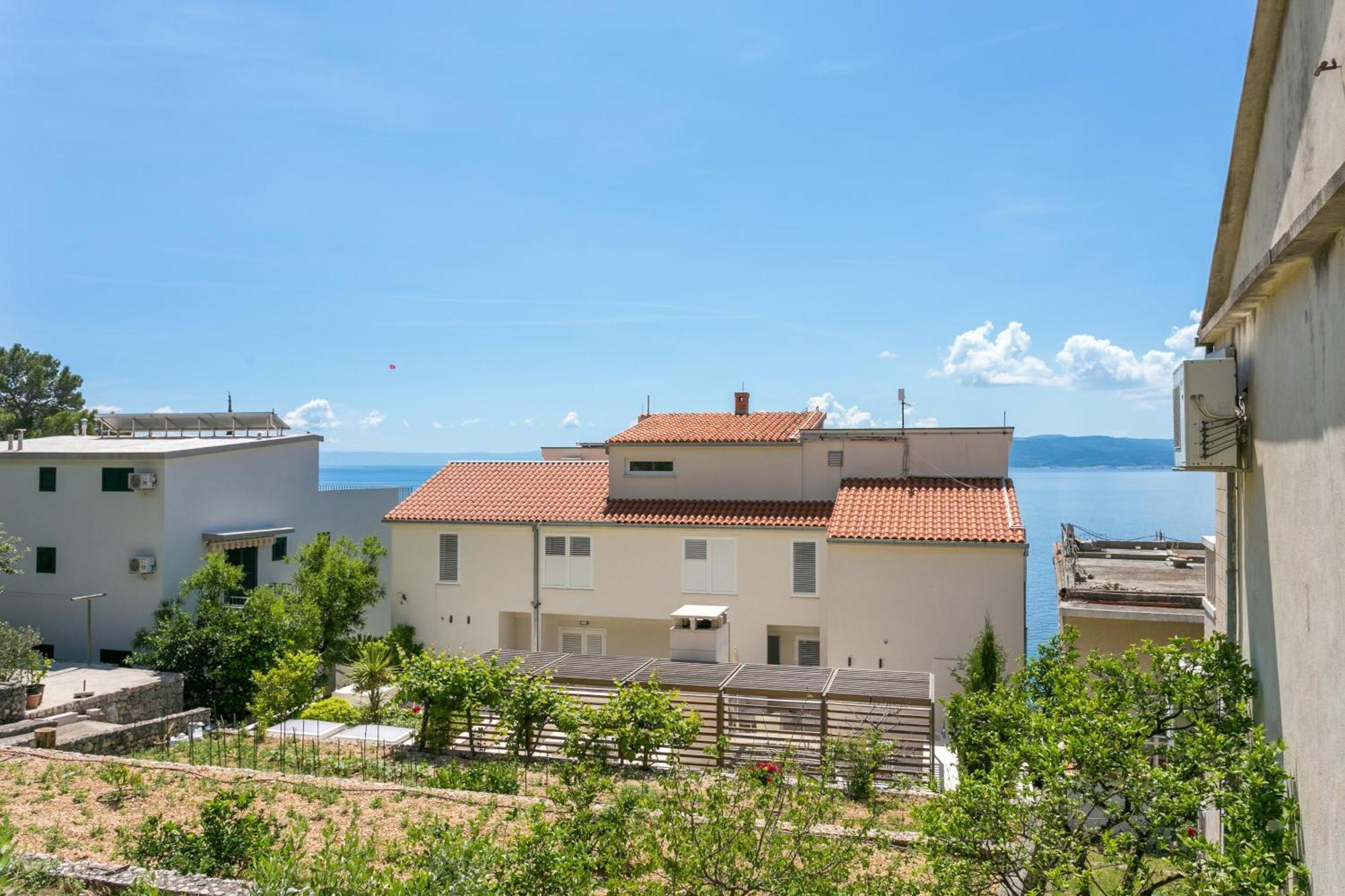 Apartments By The Sea Brela, Makarska - 18356 Zewnętrze zdjęcie