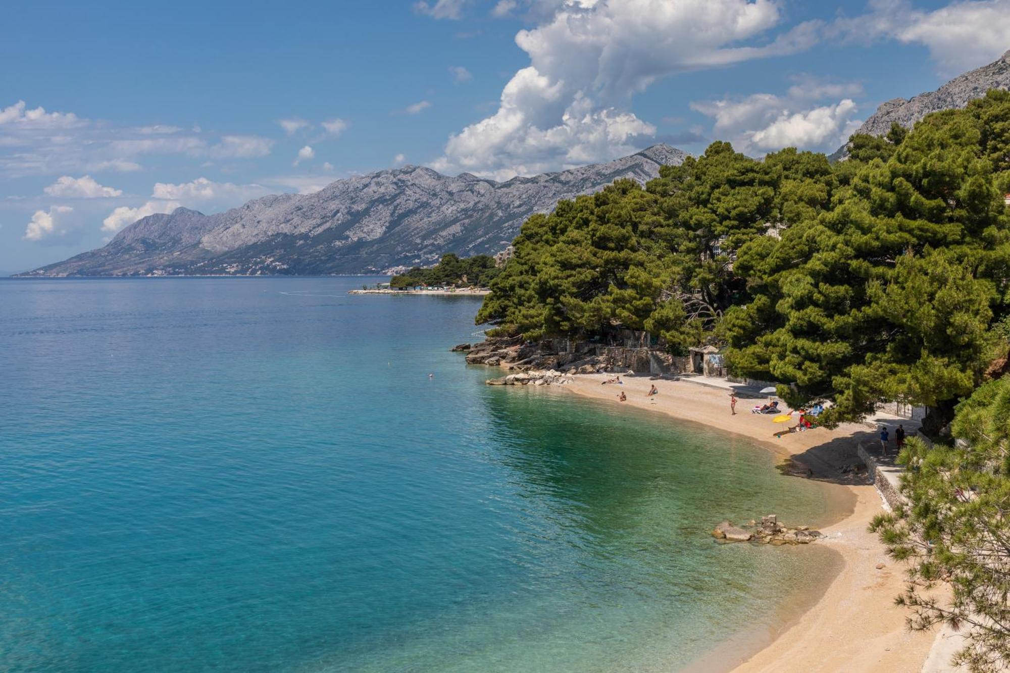 Apartments By The Sea Brela, Makarska - 18356 Zewnętrze zdjęcie