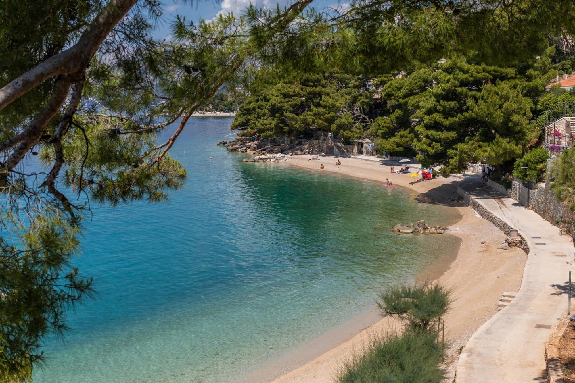 Apartments By The Sea Brela, Makarska - 18356 Zewnętrze zdjęcie
